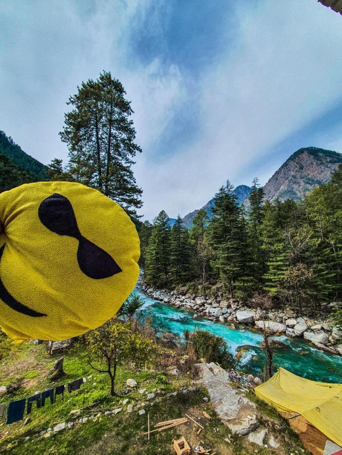 Hostel Cozy Beds Kasol Bagian luar foto